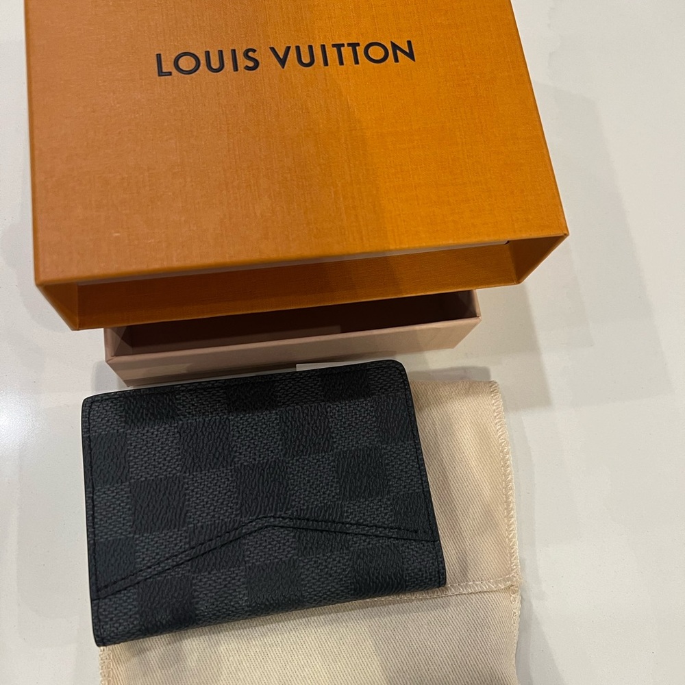 Louis Vuitton Black Textured Wallet - Picture 5 of 7